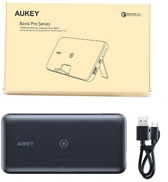 پاوربانک وایرلس با پایه تاشو 10000 میلی آمپر برند Aukey مدل PB-WL02