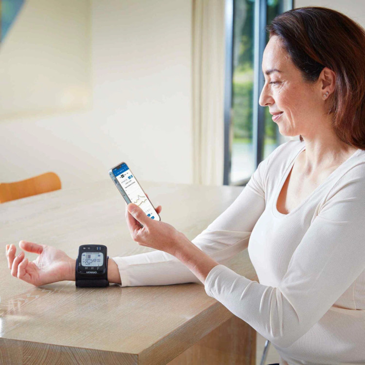فشار سنج مچی بلوتوث دار امرون (OMRON) مدل : RS7 Intelli IT (اورجینال)